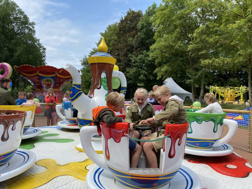 Brig dictator Televisie kijken Kinderattracties - Amusementspark Tivoli