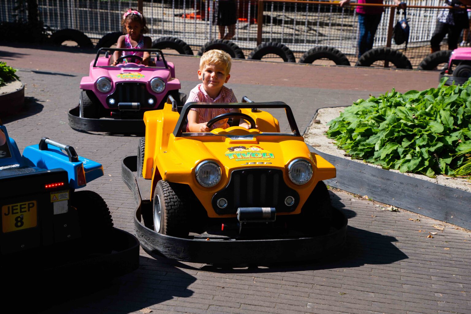 Contact & Route - Amusementspark Tivoli