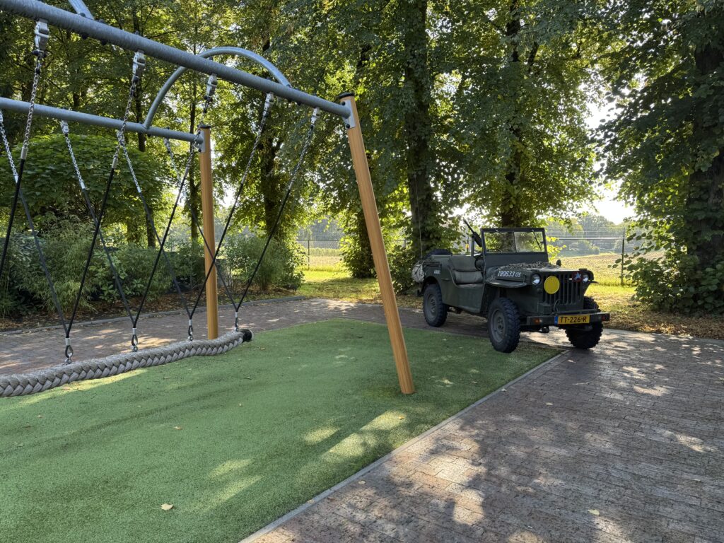 Bankzitters in Park Tivoli.8 - 2026
