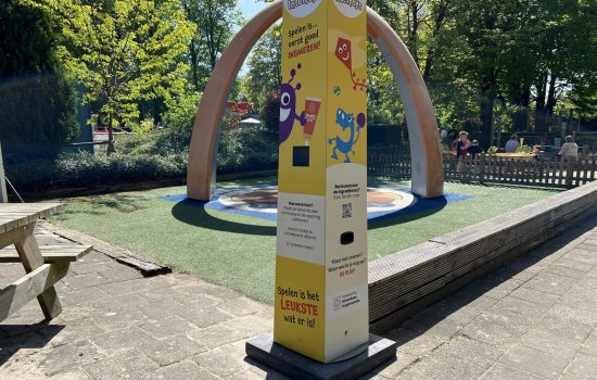 Smeerkees zonnebrandpaal Intertoys – 2025 Smeerkees zonnebrandpaal Intertoys - 2025